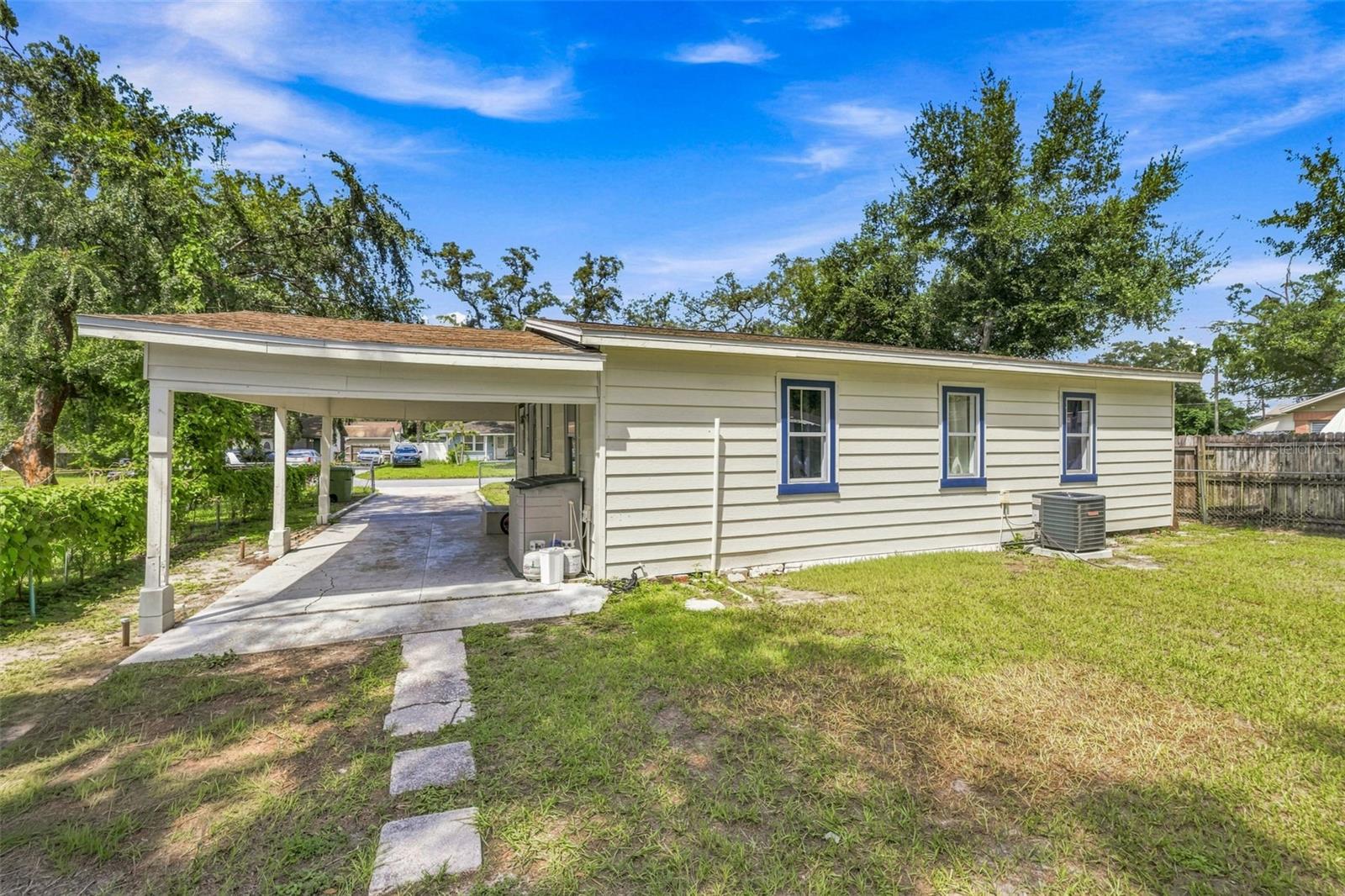 807 E ORCHID AVE