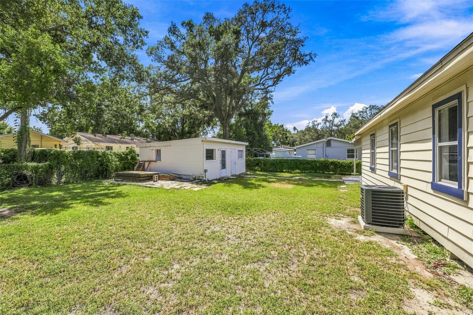 807 E ORCHID AVE