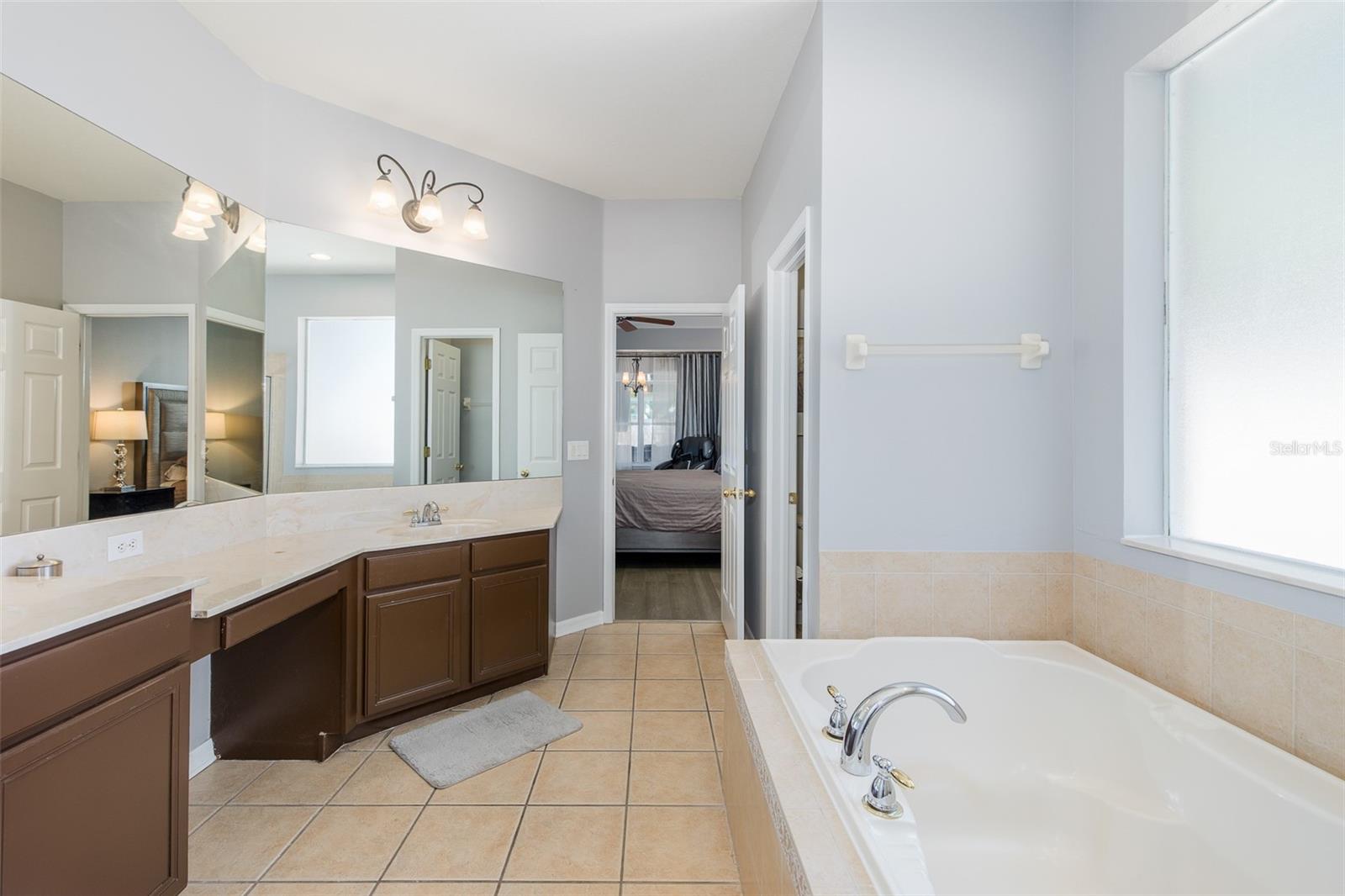 15220 OCTAVIA LN
