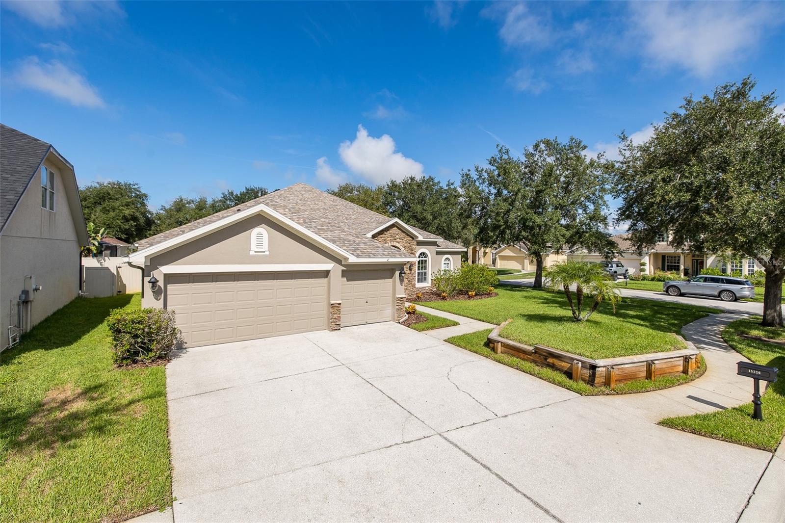 15220 OCTAVIA LN