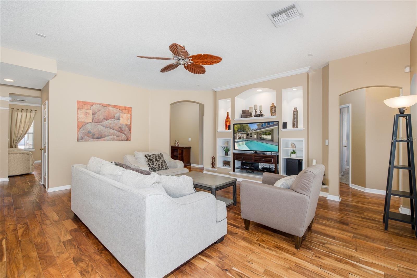 15220 OCTAVIA LN