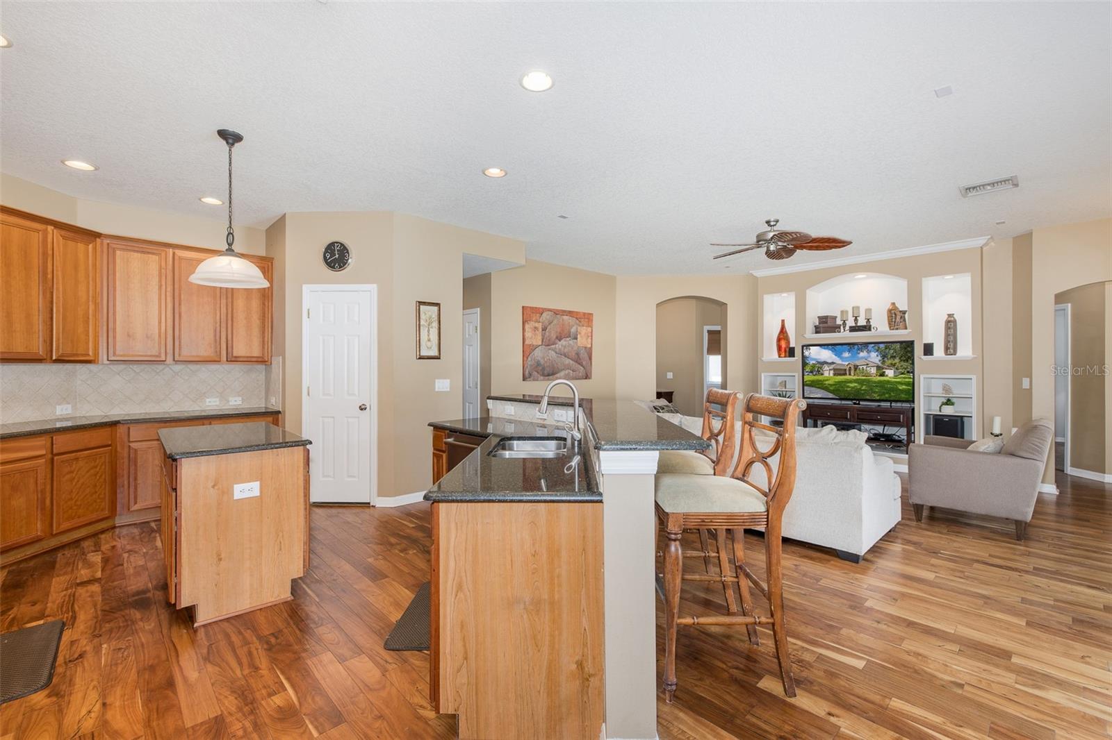 15220 OCTAVIA LN