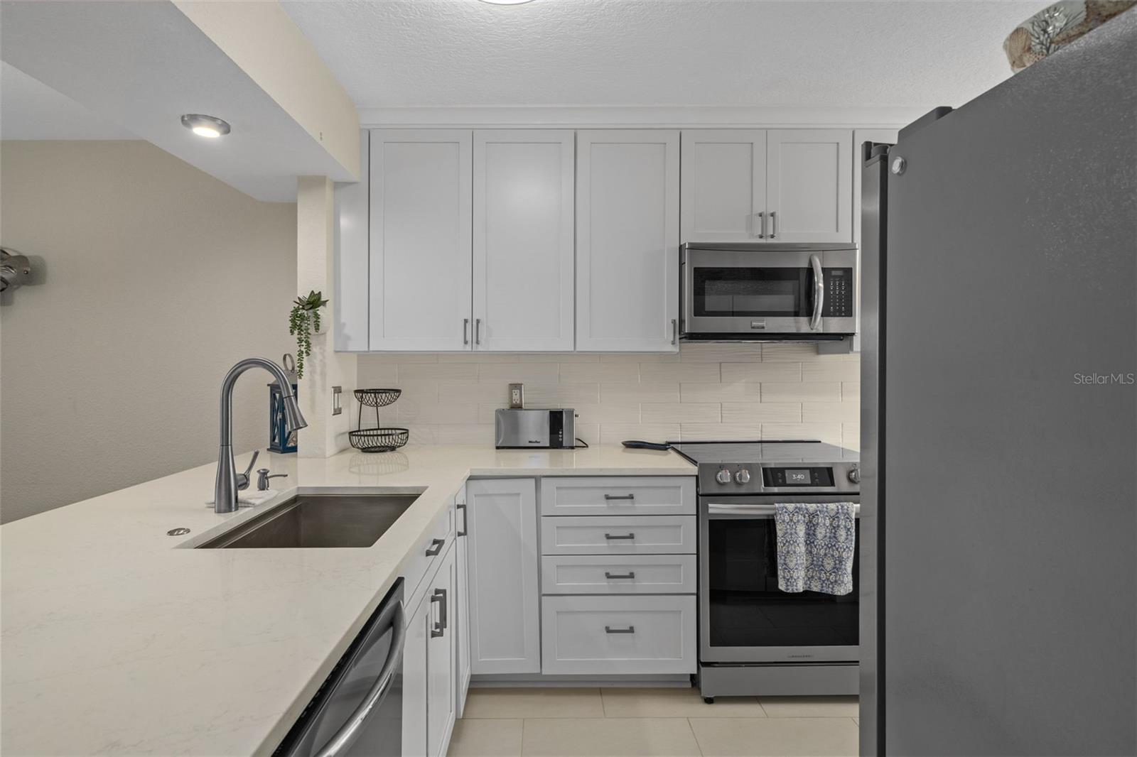 4620 BAY BLVD #1142