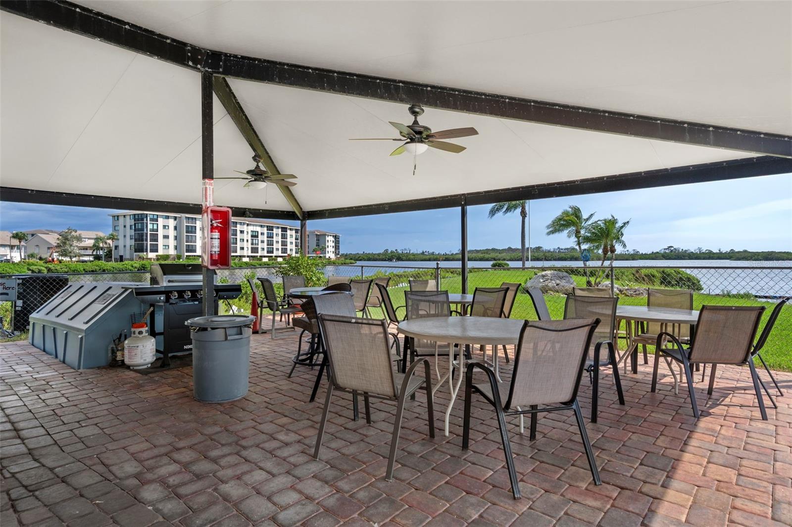 4620 BAY BLVD #1142