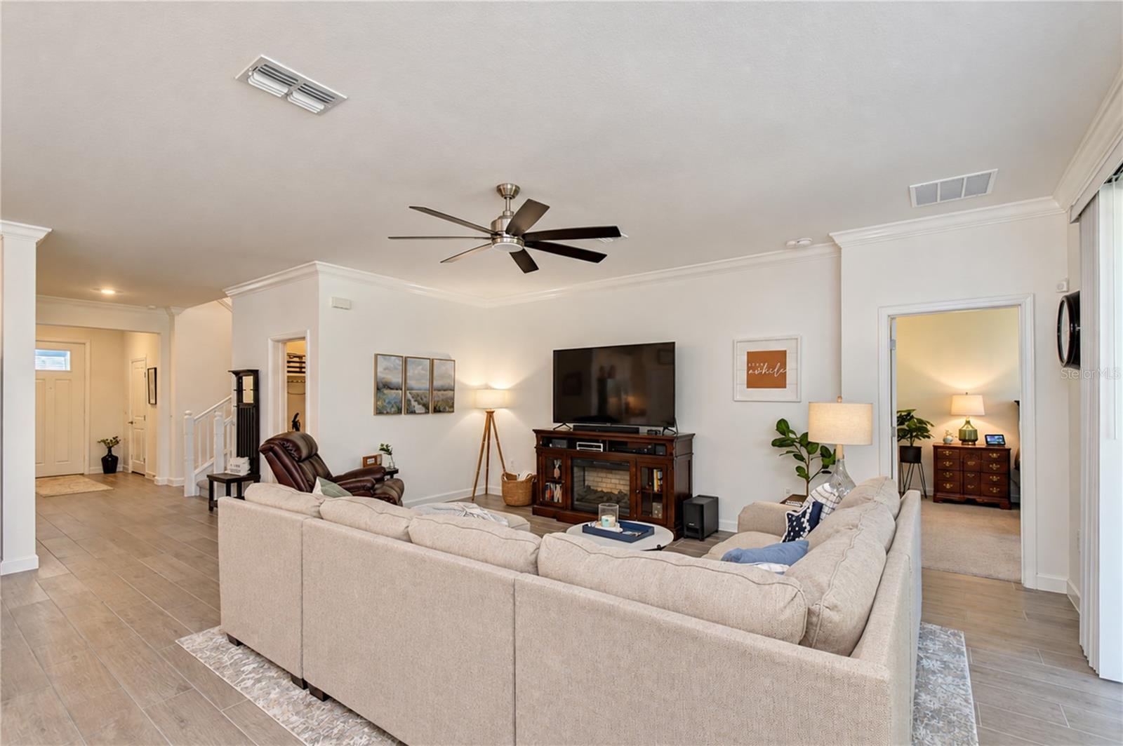 10577 BANYAN BREEZE BLVD