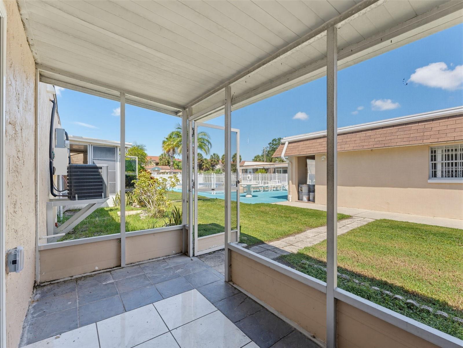 6310 PROVIDENCE CIR #4