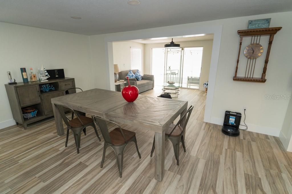 4927 BLUE HERON DR