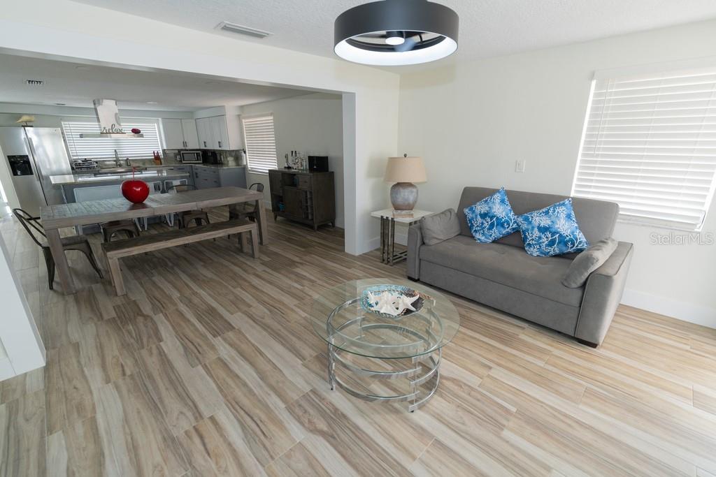 4927 BLUE HERON DR