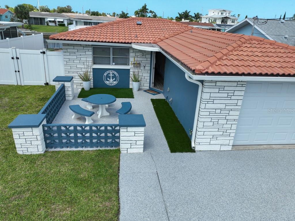 4927 BLUE HERON DR