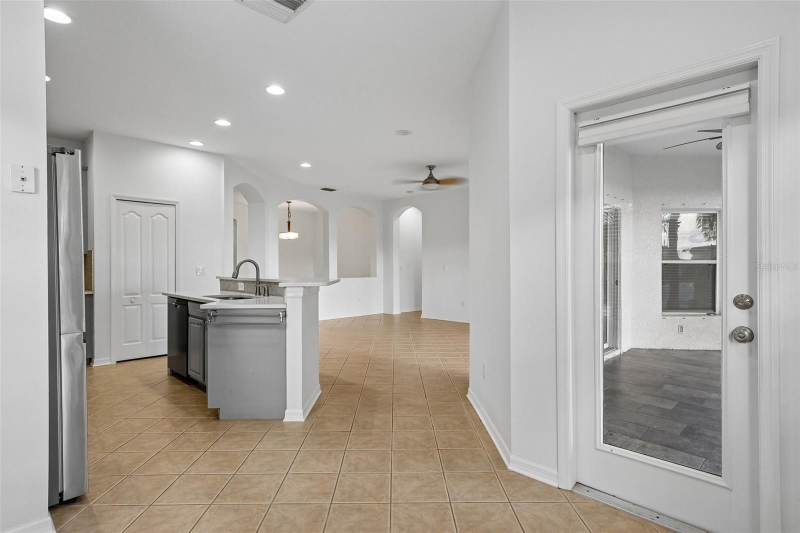 1810 MIRA LAGO CIR