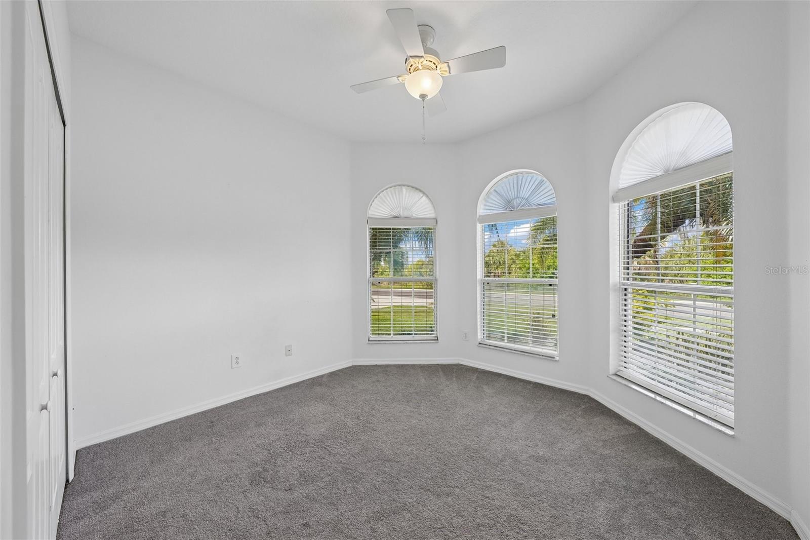 1810 MIRA LAGO CIR