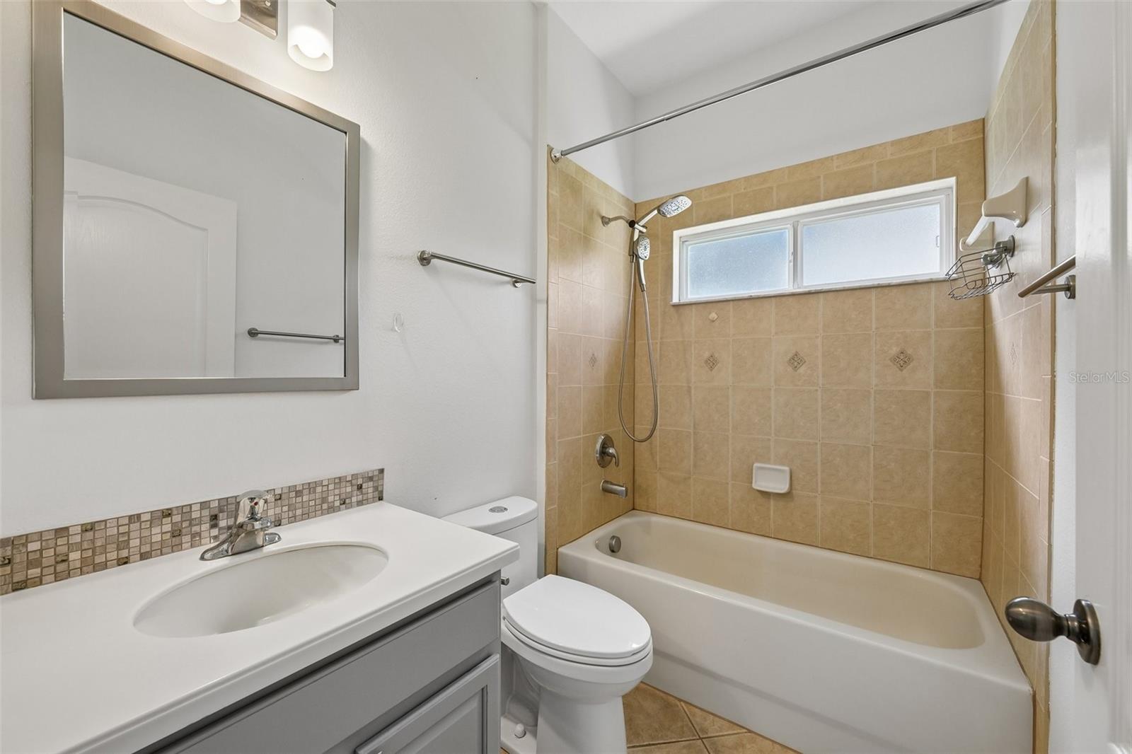 1810 MIRA LAGO CIR