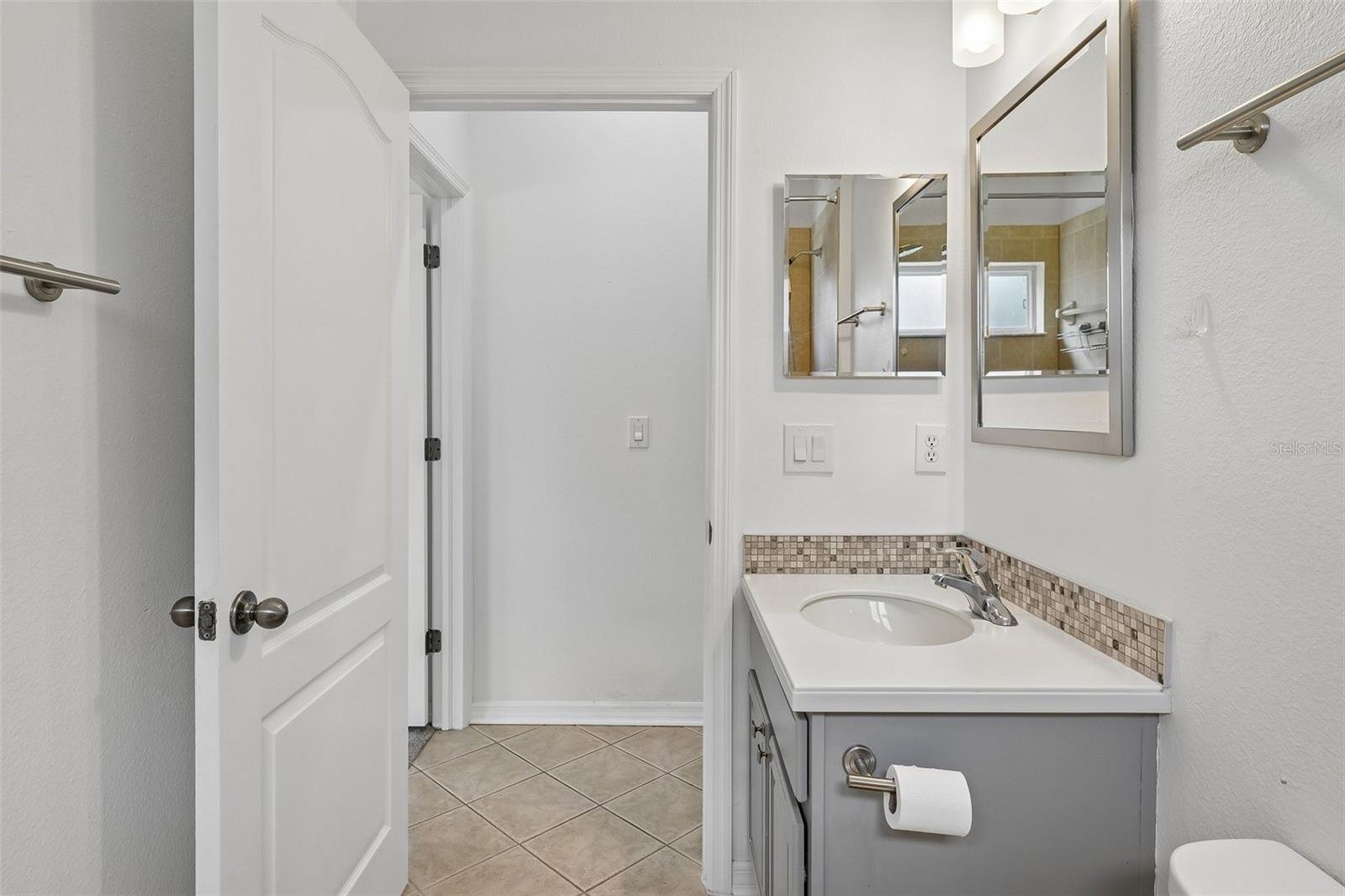 1810 MIRA LAGO CIR