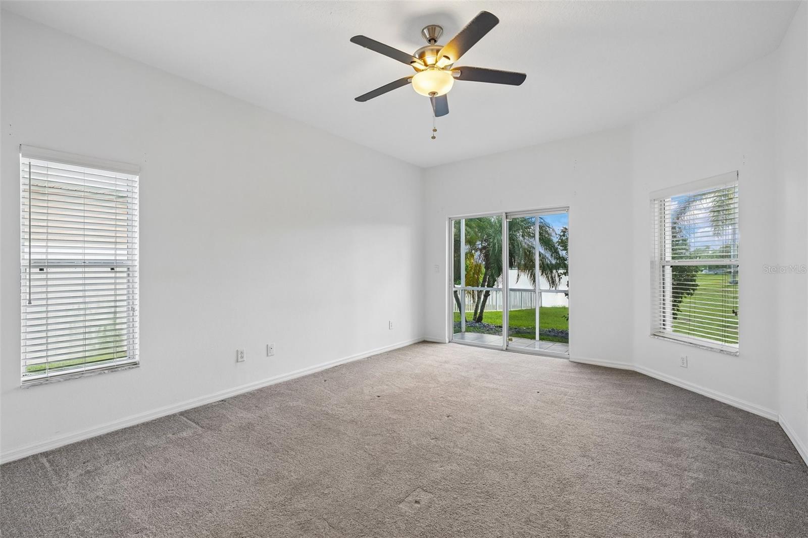 1810 MIRA LAGO CIR