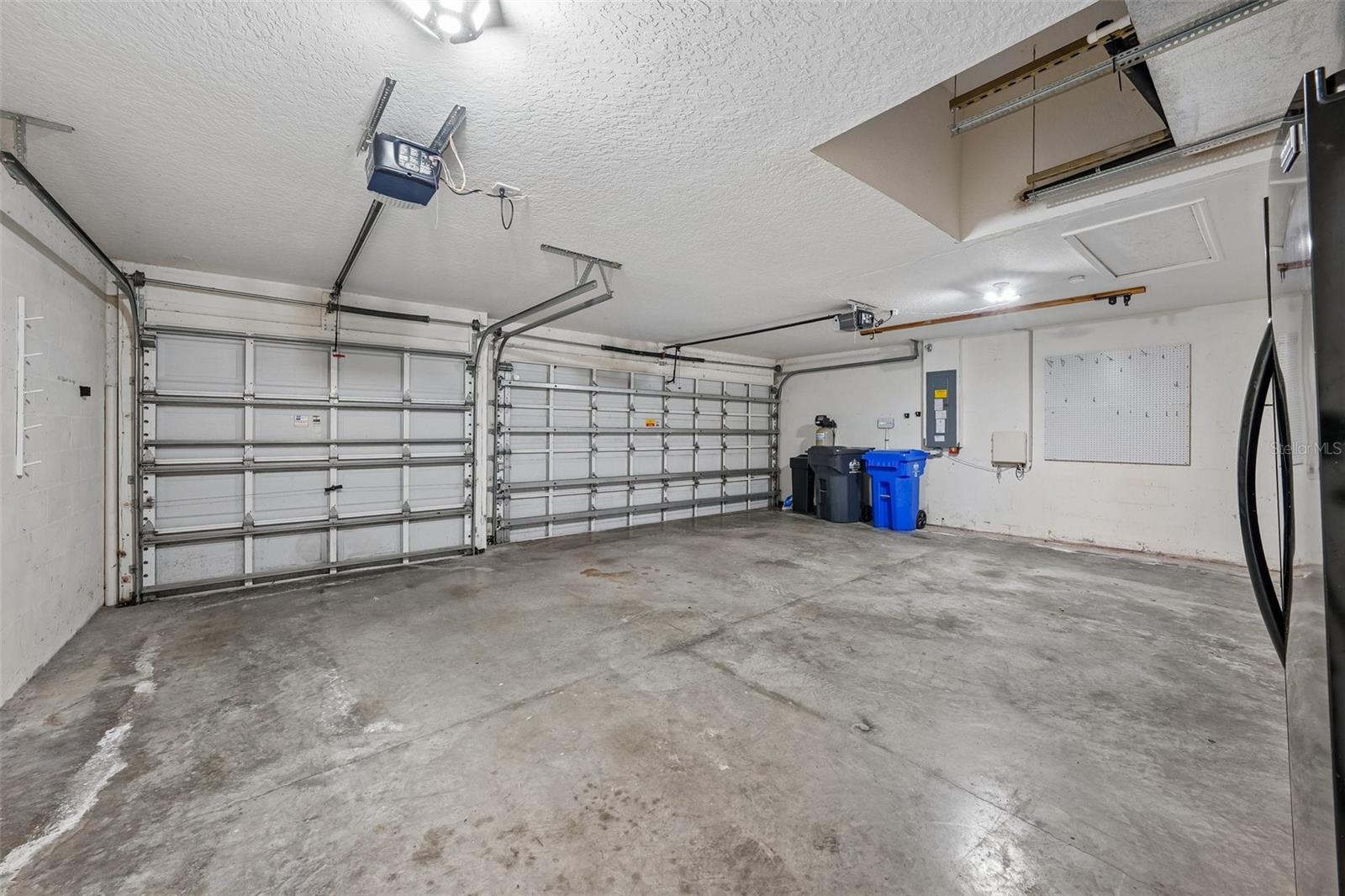 1810 MIRA LAGO CIR