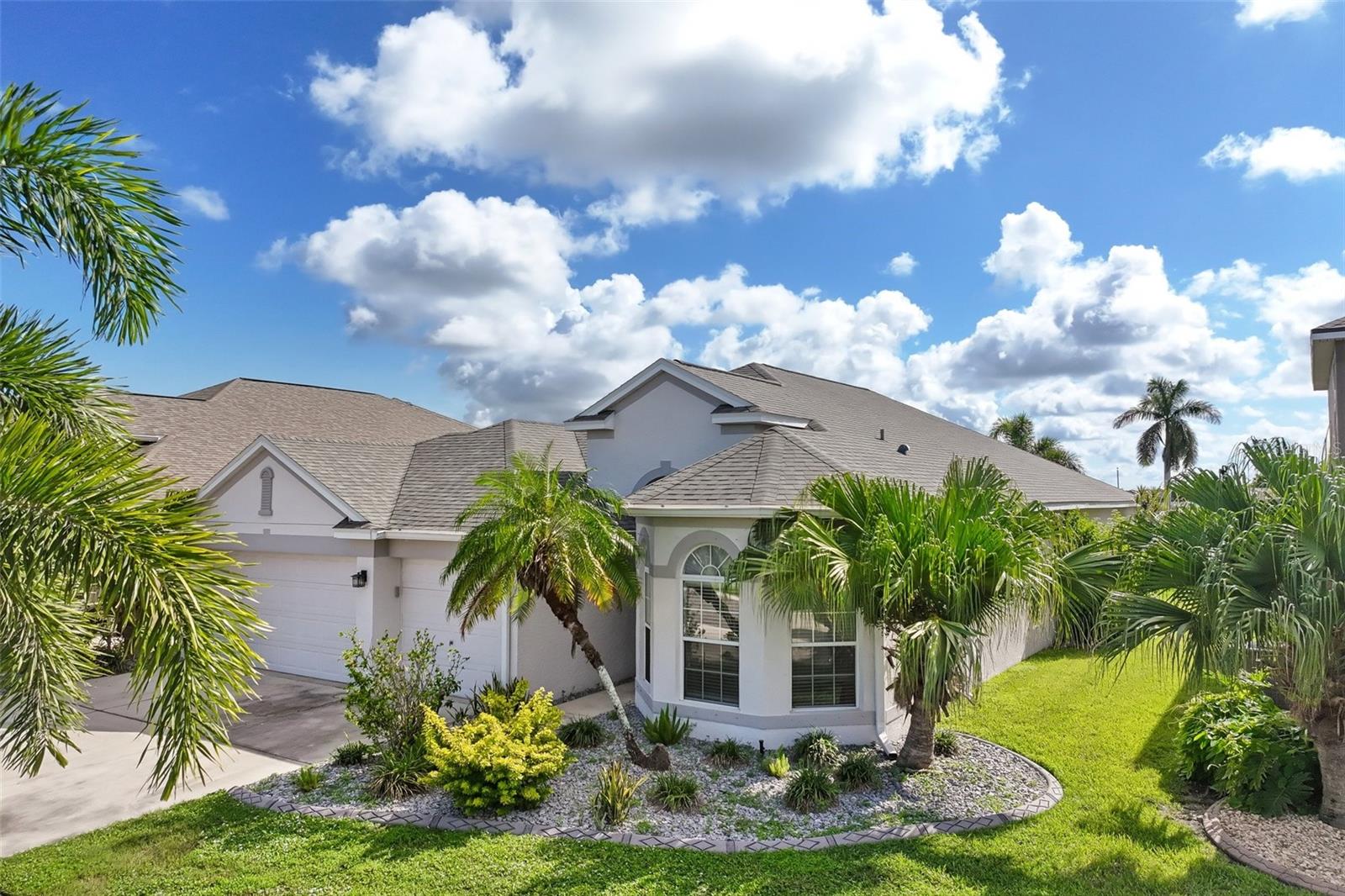 1810 MIRA LAGO CIR