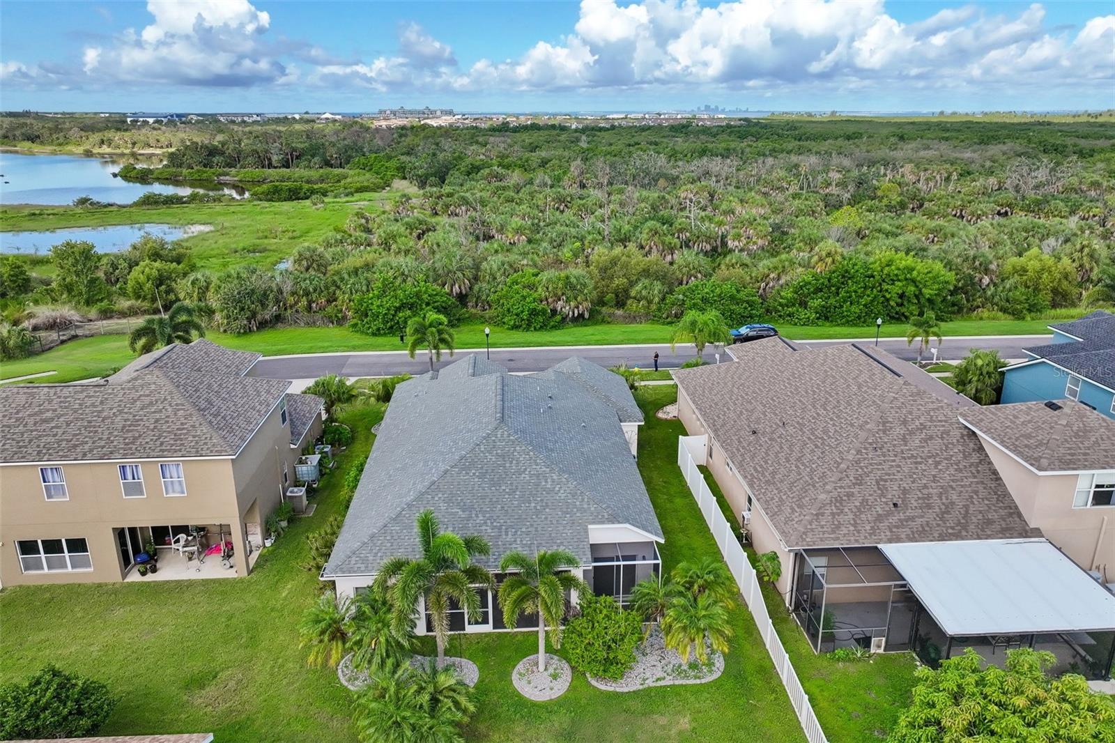 1810 MIRA LAGO CIR