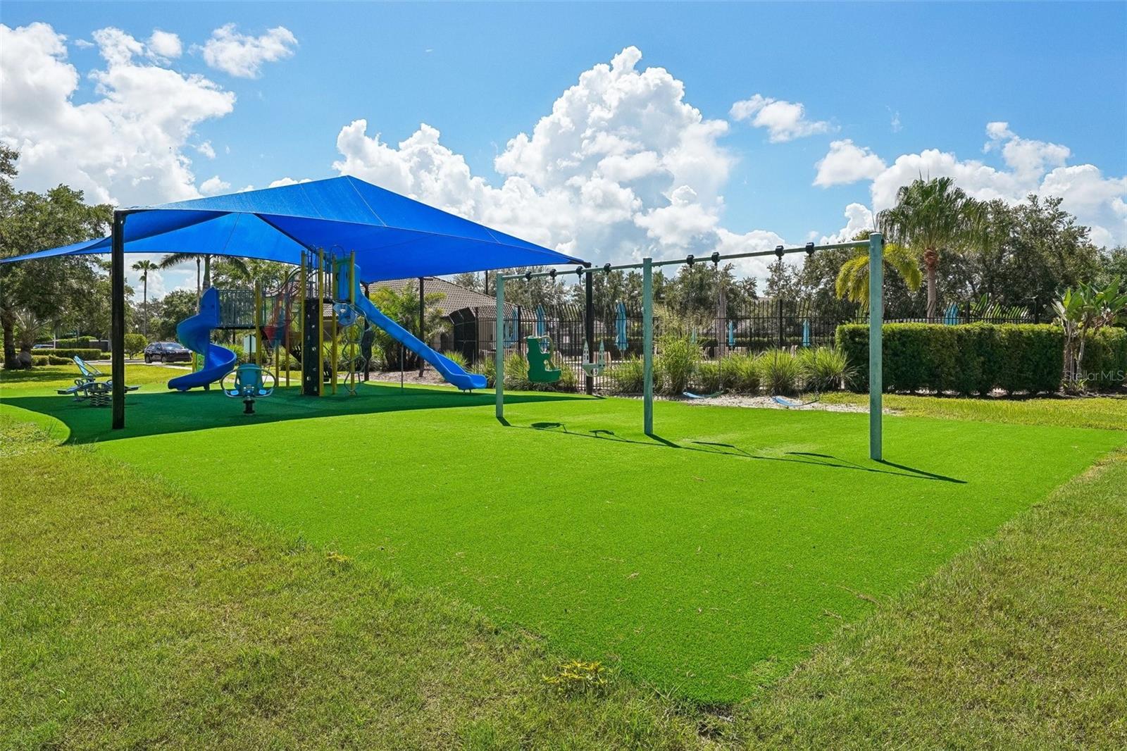 1810 MIRA LAGO CIR