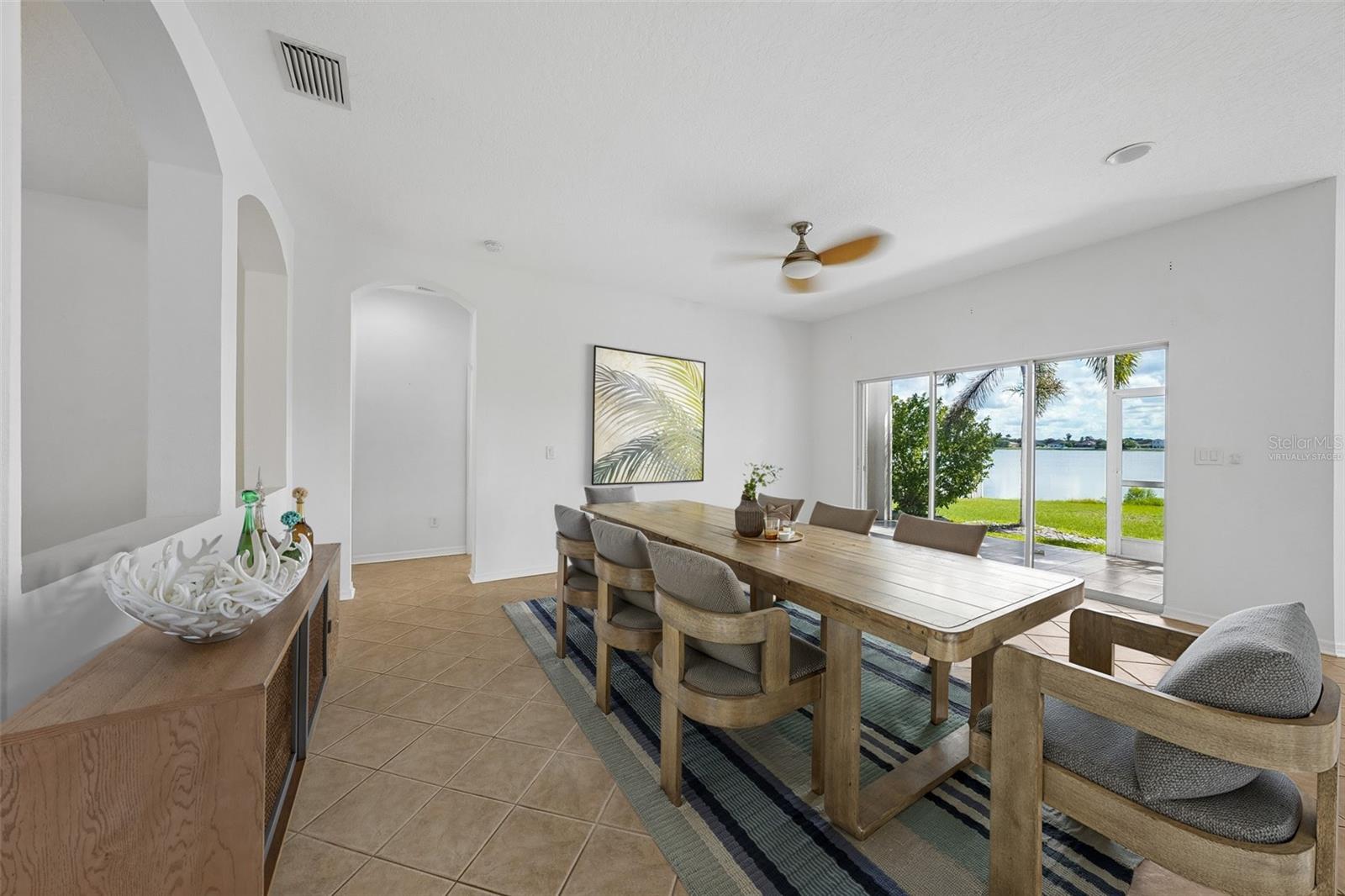 1810 MIRA LAGO CIR