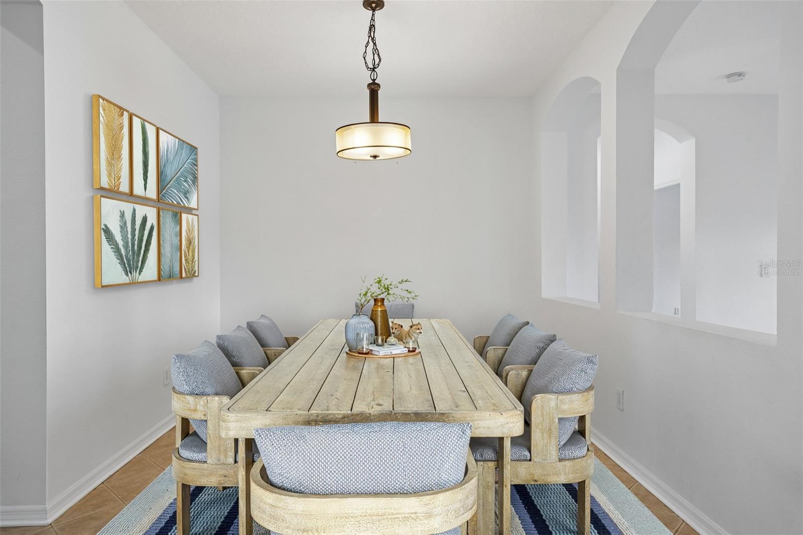 1810 MIRA LAGO CIR