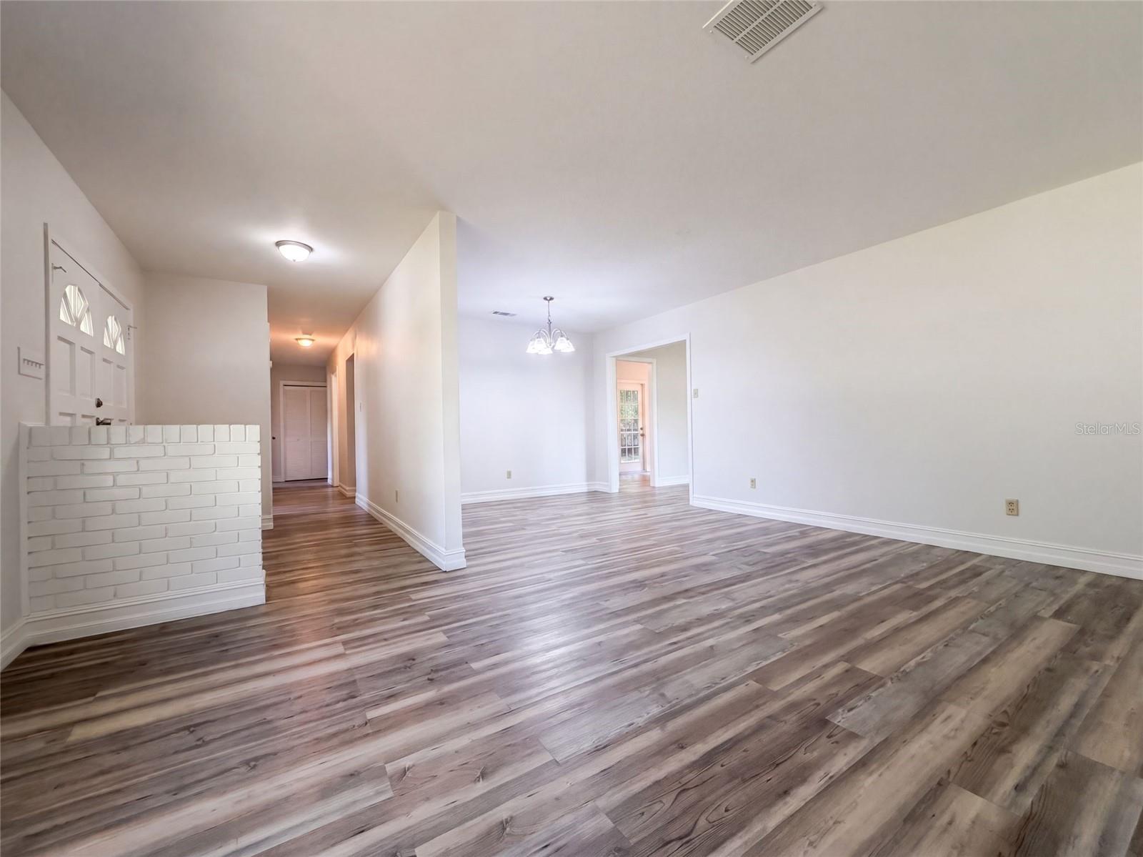 601 CAROLYN DR
