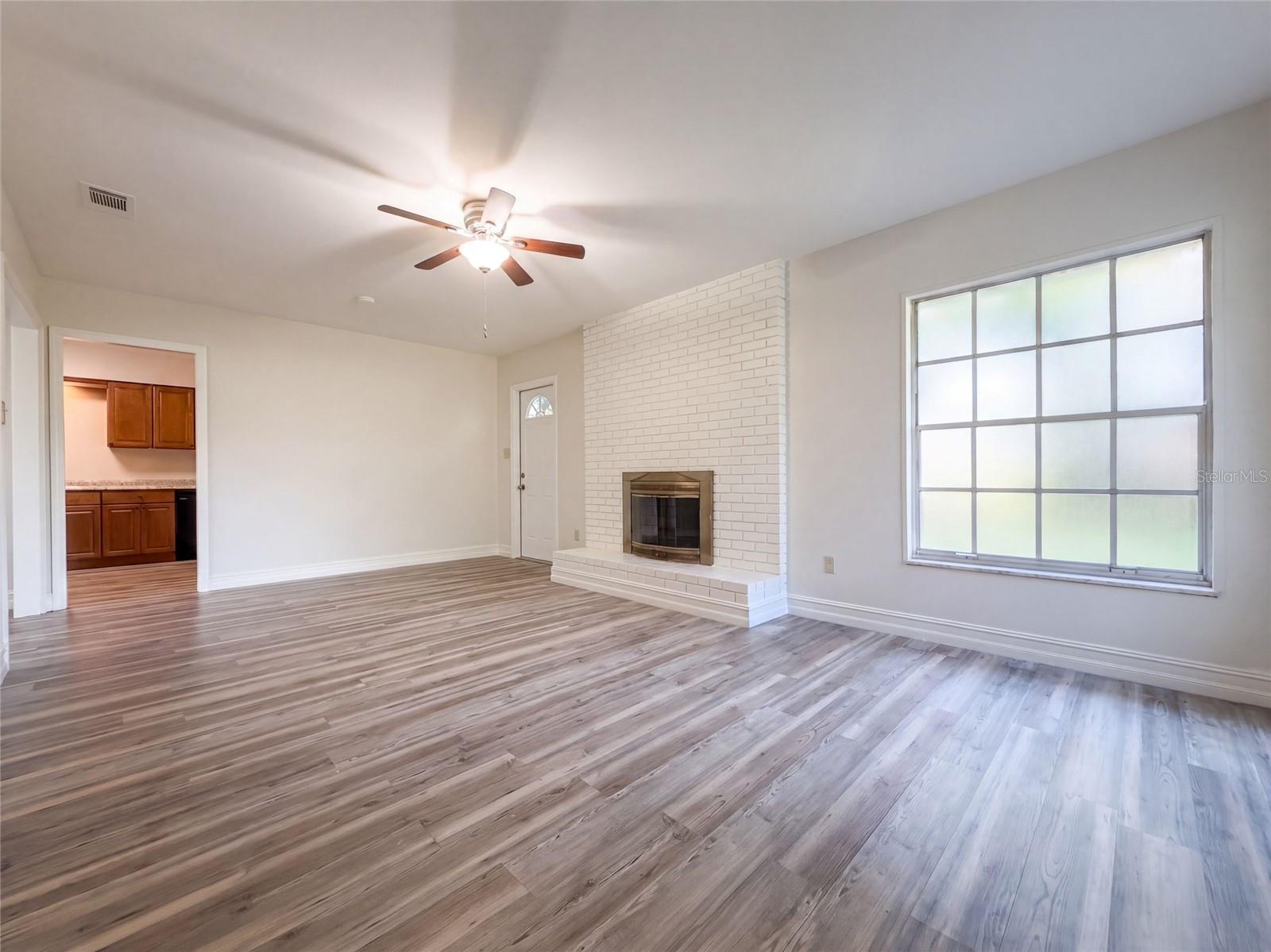 601 CAROLYN DR
