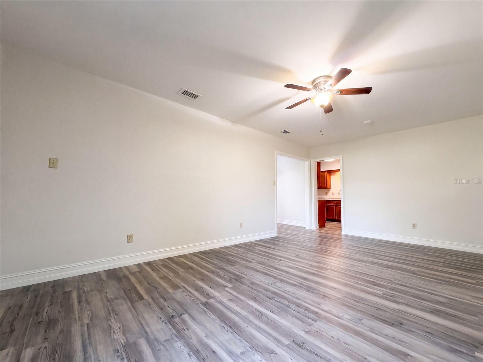 601 CAROLYN DR