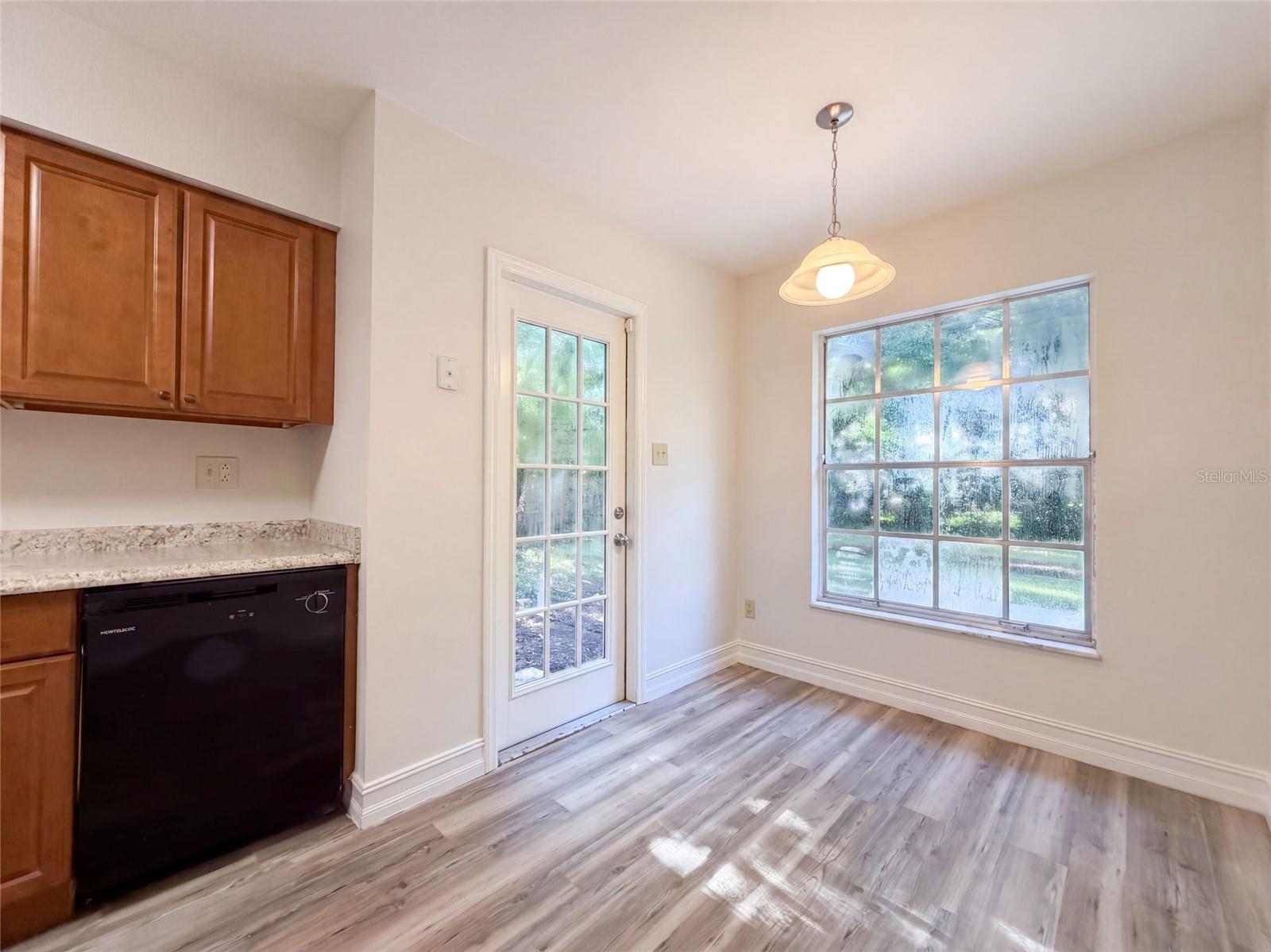 601 CAROLYN DR