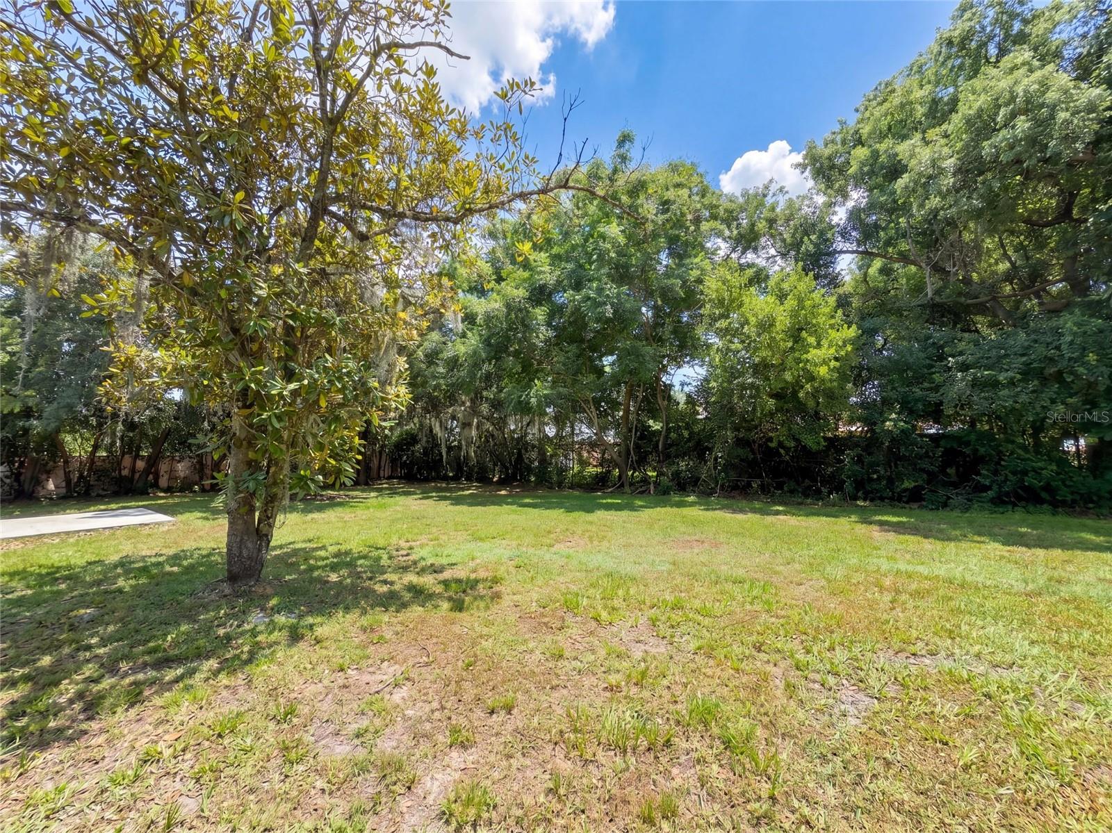 601 CAROLYN DR