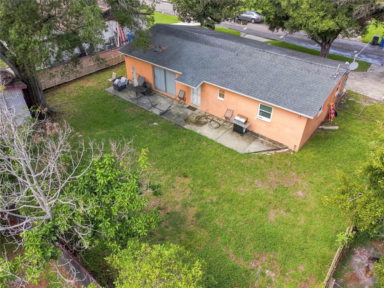 802 PAPAYA DR