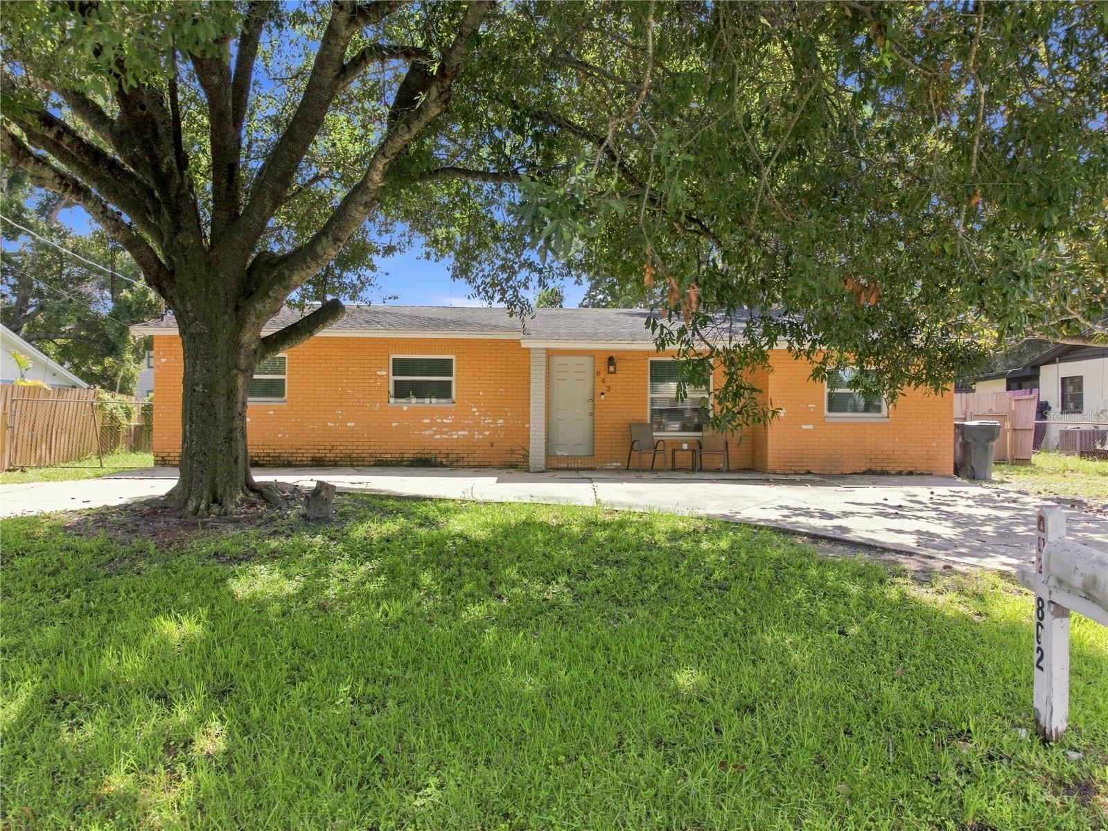 802 PAPAYA DR