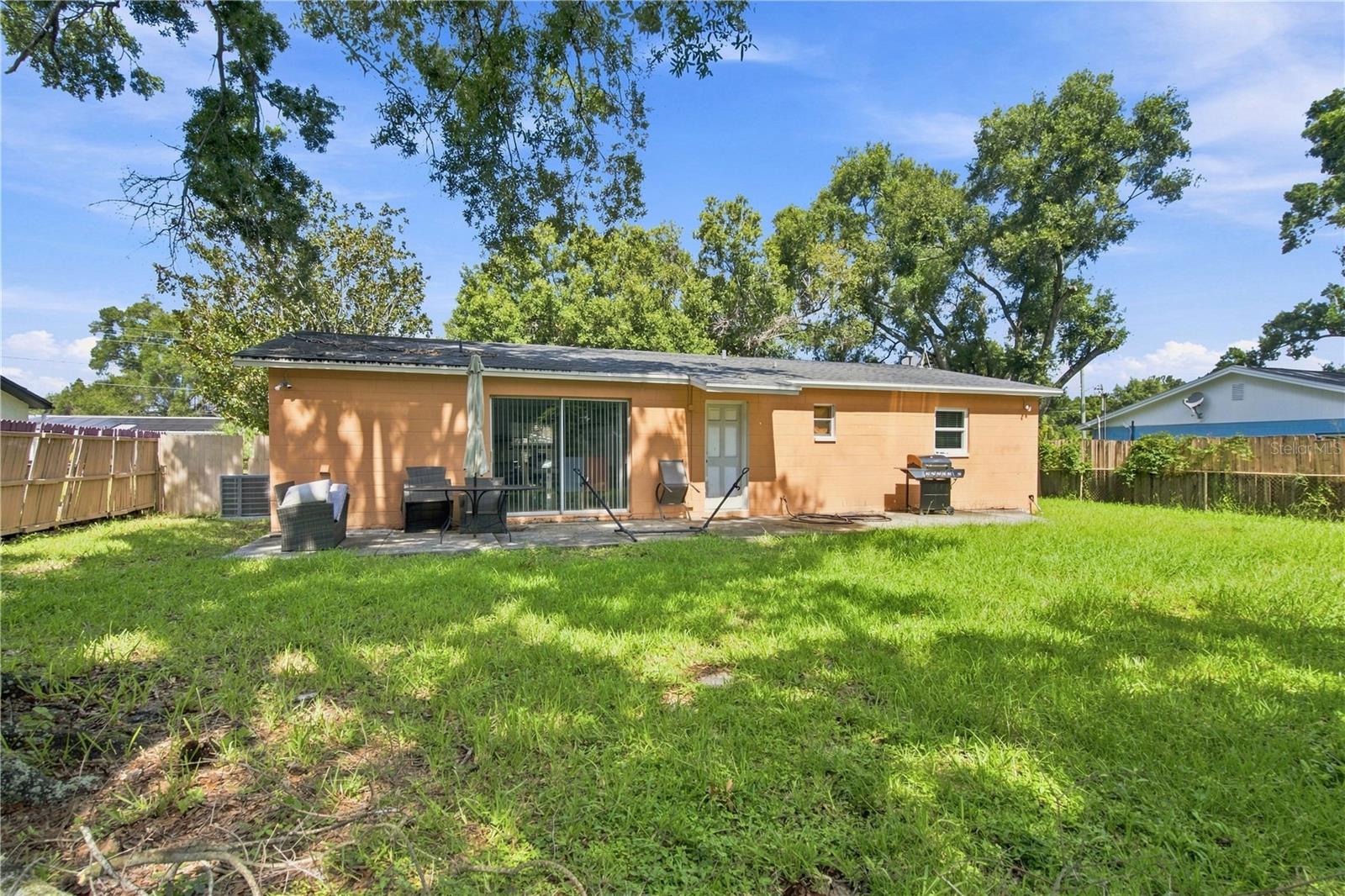 802 PAPAYA DR