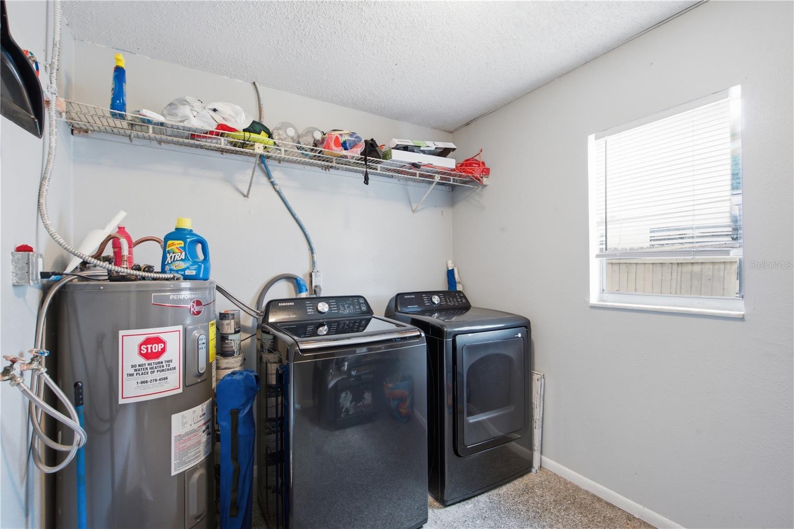 802 PAPAYA DR