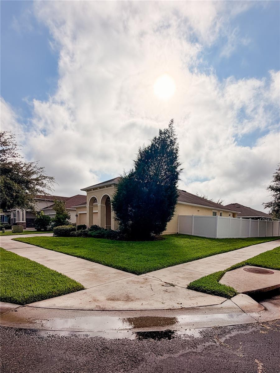 5022 SUNCATCHER DR