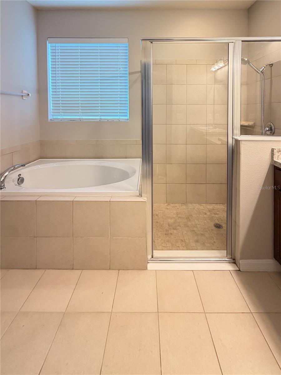 5022 SUNCATCHER DR