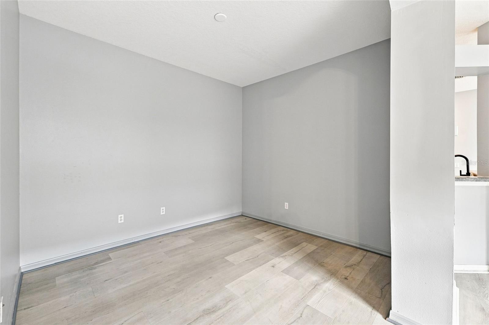 19126 WHITE WING PL