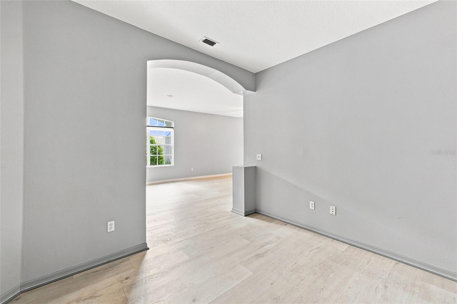 19126 WHITE WING PL