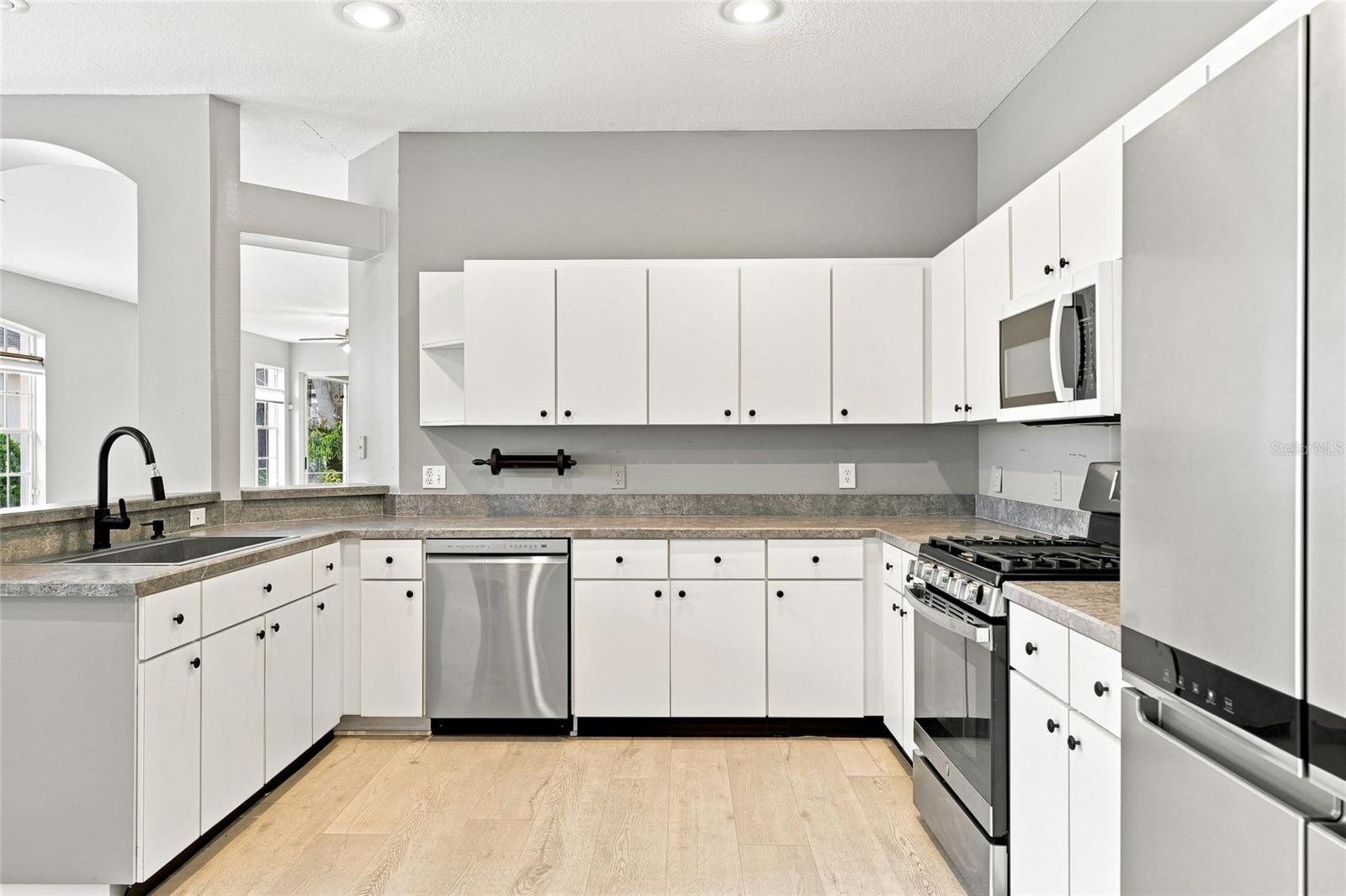 19126 WHITE WING PL