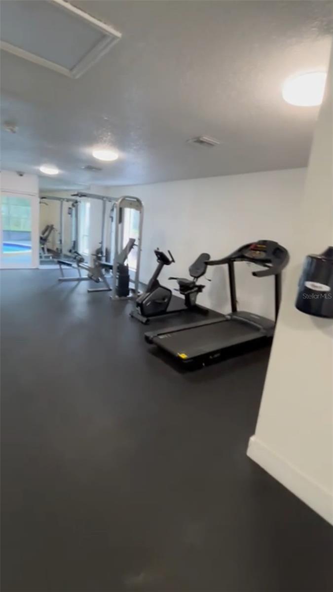 4127 DOLPHIN DR #4127