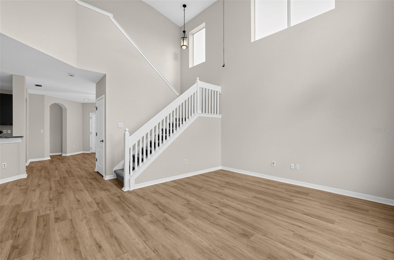 7876 CARRIAGE POINTE DR