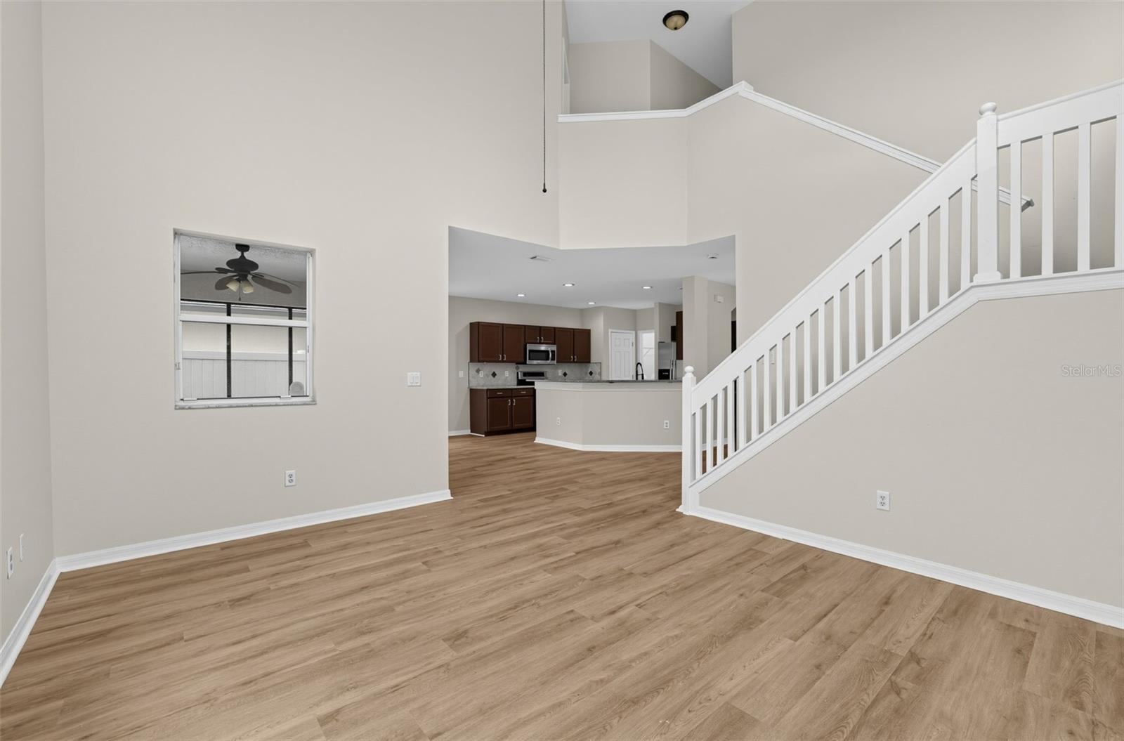 7876 CARRIAGE POINTE DR