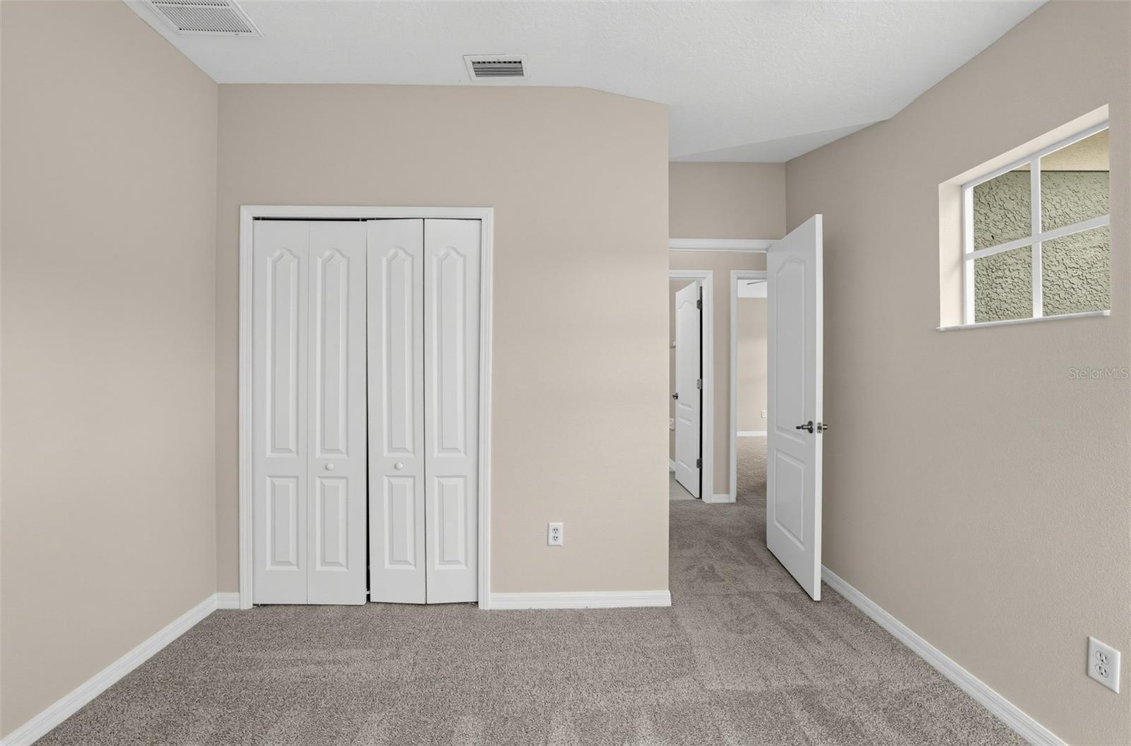 7876 CARRIAGE POINTE DR