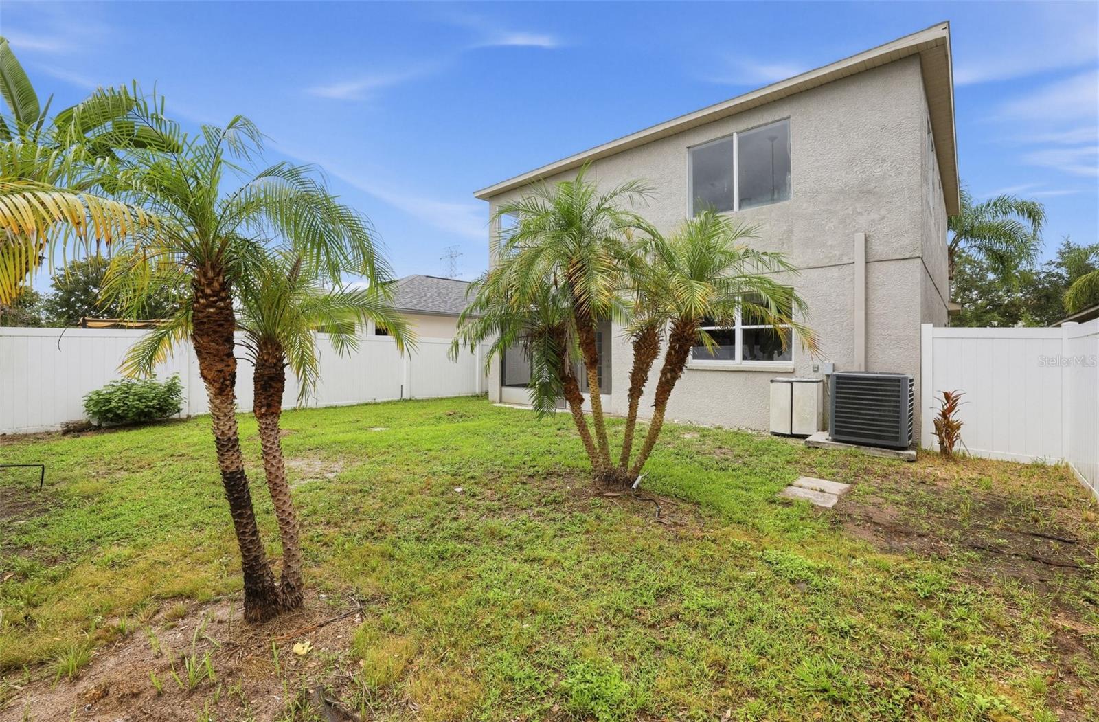 7876 CARRIAGE POINTE DR