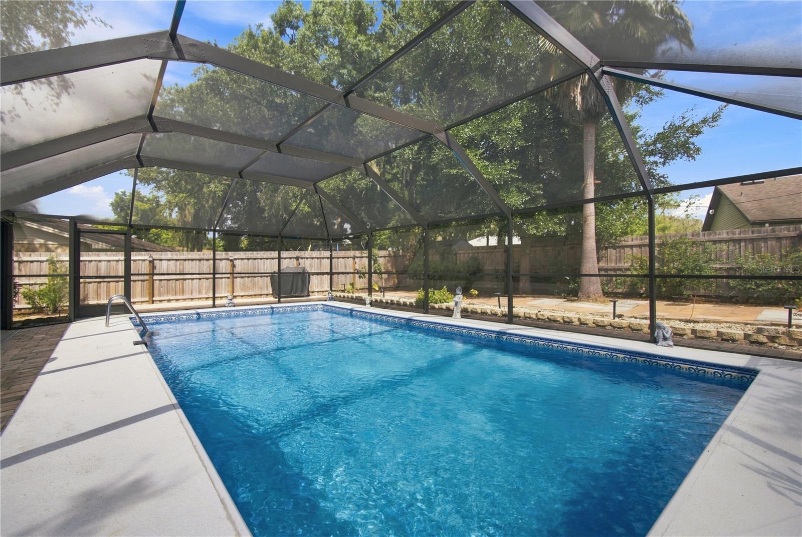 626 FOREST HILLS DR