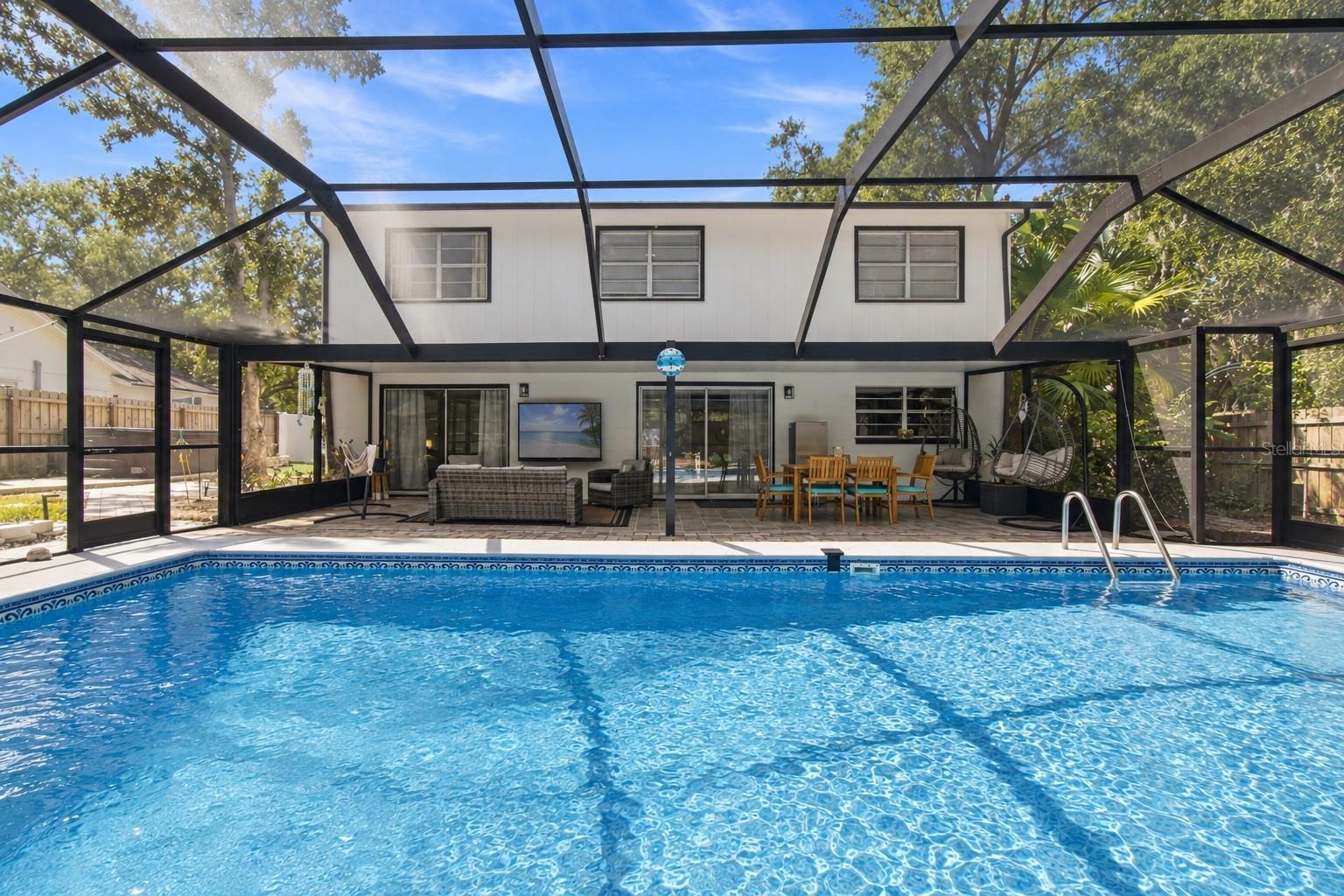 626 FOREST HILLS DR