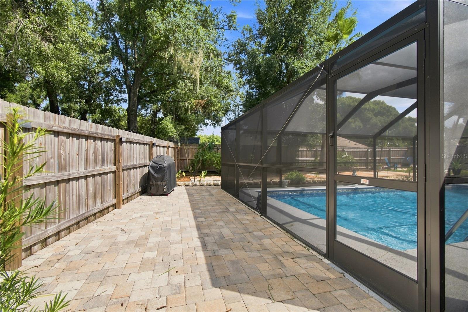 626 FOREST HILLS DR