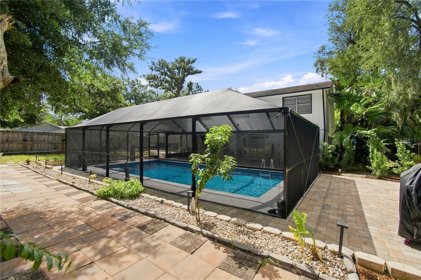 626 FOREST HILLS DR