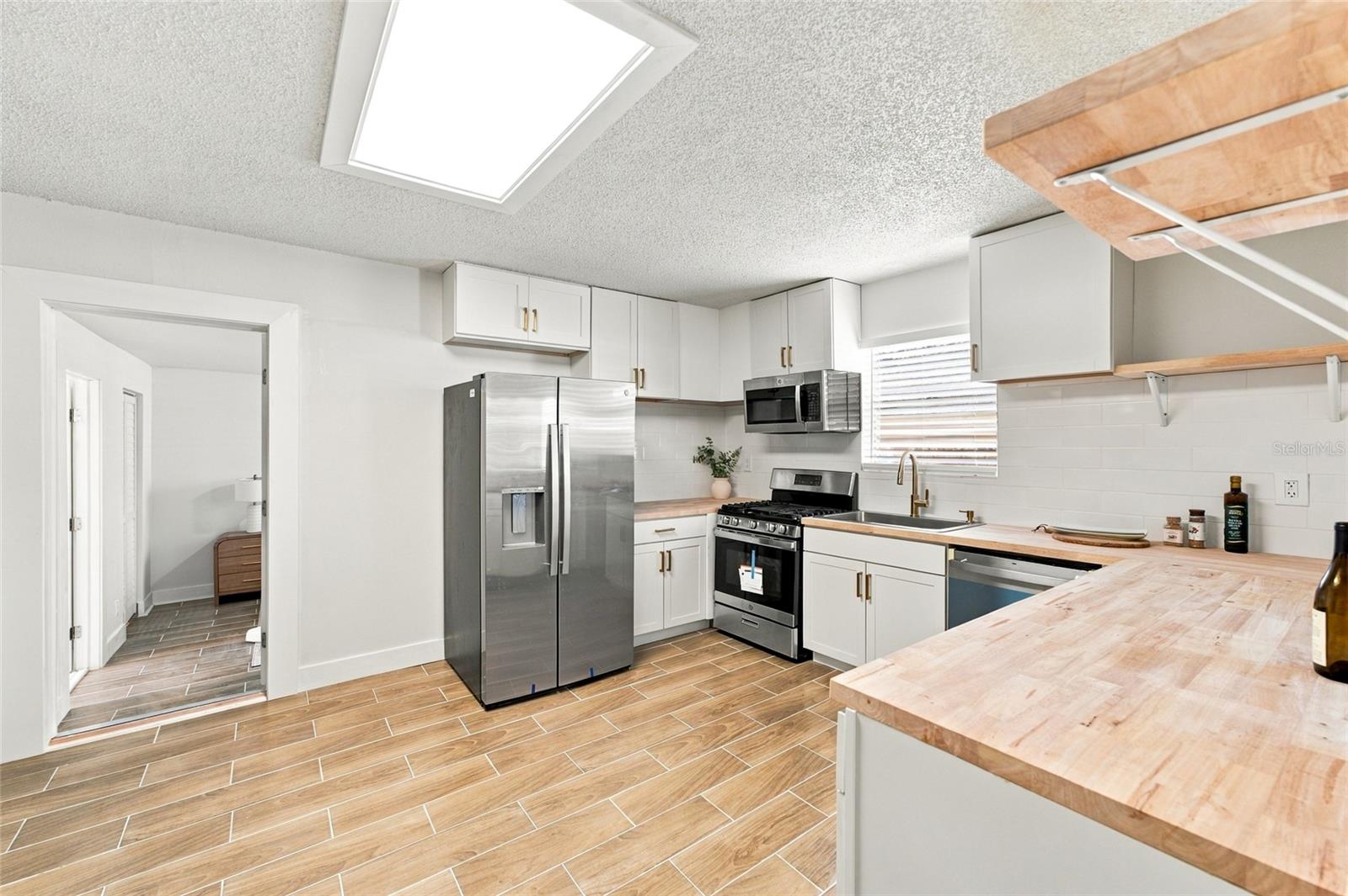 2217 CORRINE ST