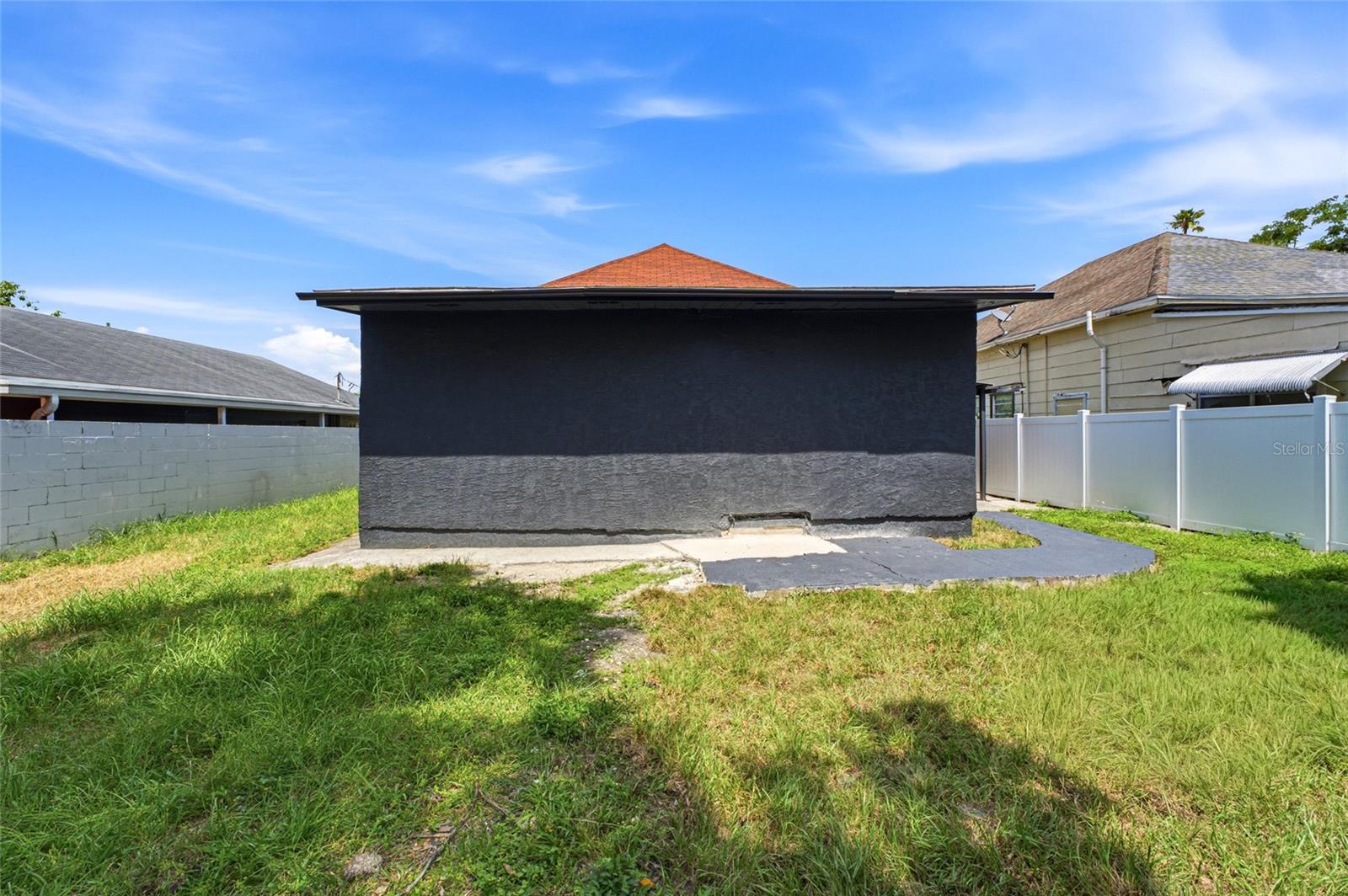 2217 CORRINE ST