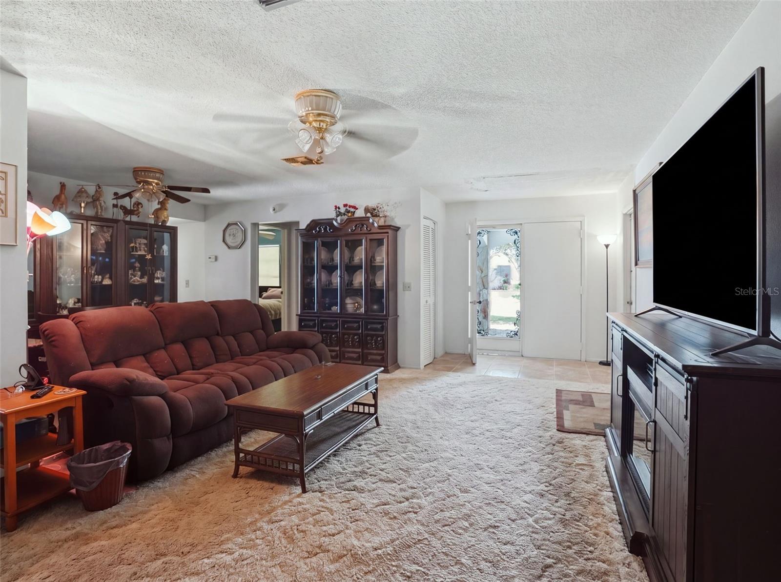 11121 ROLLINGWOOD DR